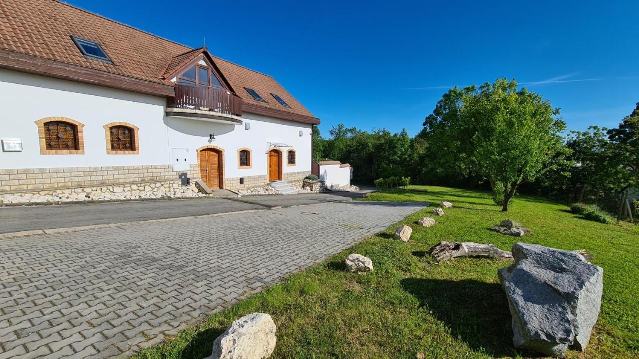 Apartmany Turold Микулов Экстерьер фото