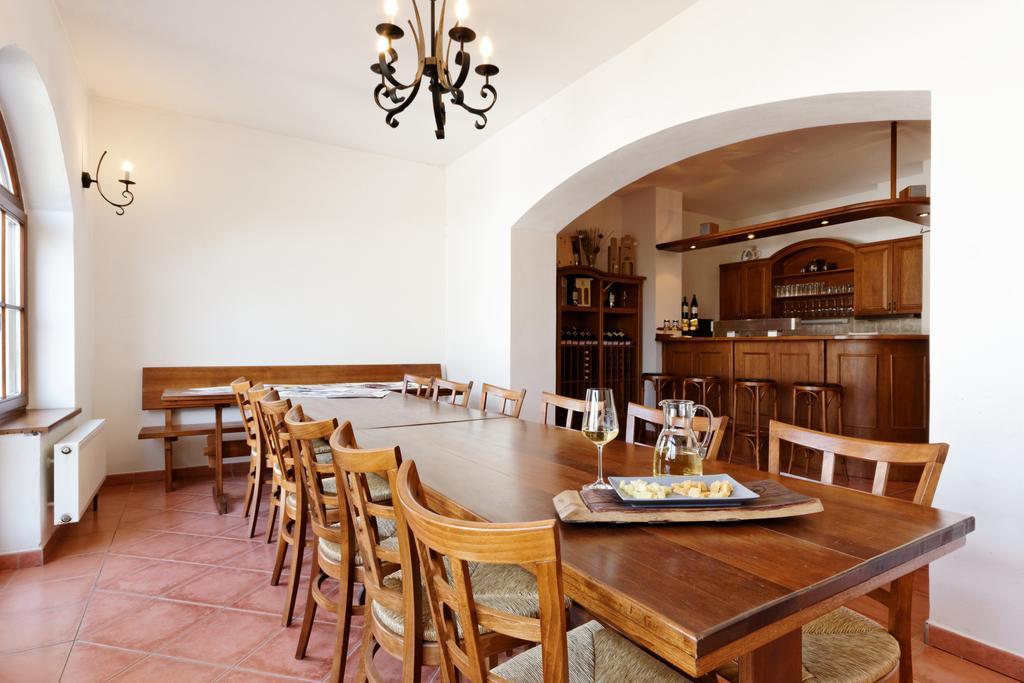 Apartmany Turold Микулов Экстерьер фото